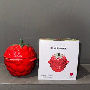 Le creuset mini raspberry cocotte